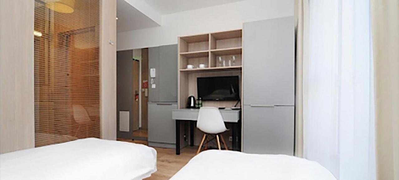 404 Rooms Wolska Apartament Varşova Dış mekan fotoğraf