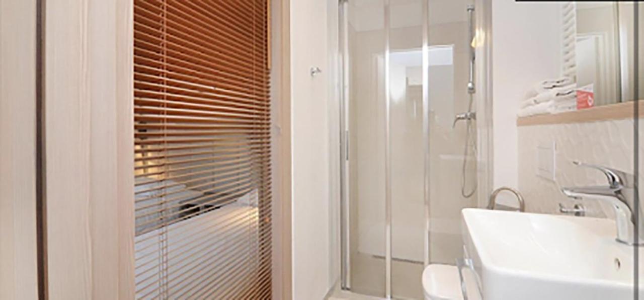 404 Rooms Wolska Apartament Varşova Dış mekan fotoğraf